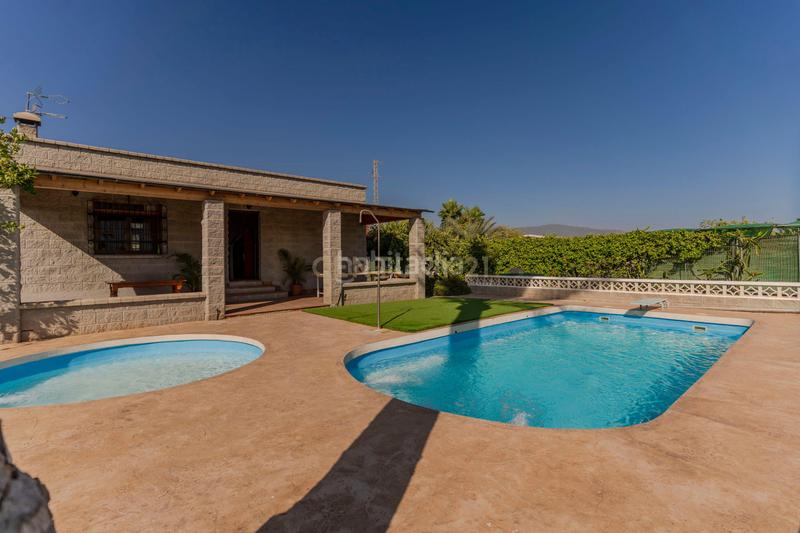 Foto e8ec6ae6-b755-4dc0-90d5-cdc6baee6bfd. Casa in rambla de las brujas in Motril ciudad Motril