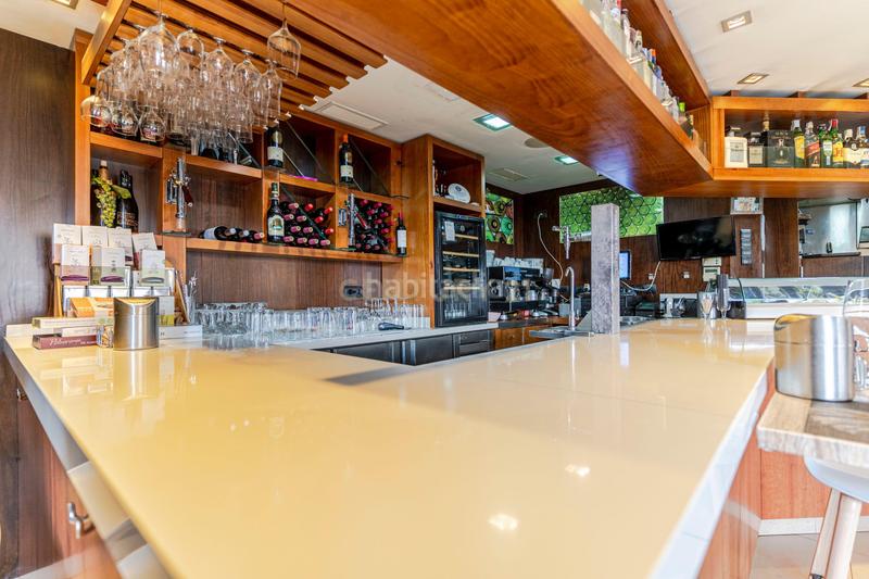 Foto 657db33d-c381-49bf-802c-b4bf37f86f7a. Locale commerciale in calle dr. severo ochoa 23 in Ogíjares