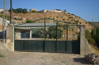Industrial plot in Calle cuesta de la isla  s/n. Parcela de 1.613m2 en el  llano de la presa