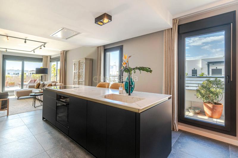 Foto 51c2cdf0-f861-4a2c-b272-ba4405ed2c10. Ático en c. rector mayor zaragoza 19 impresionante ático en playa granada en Motril