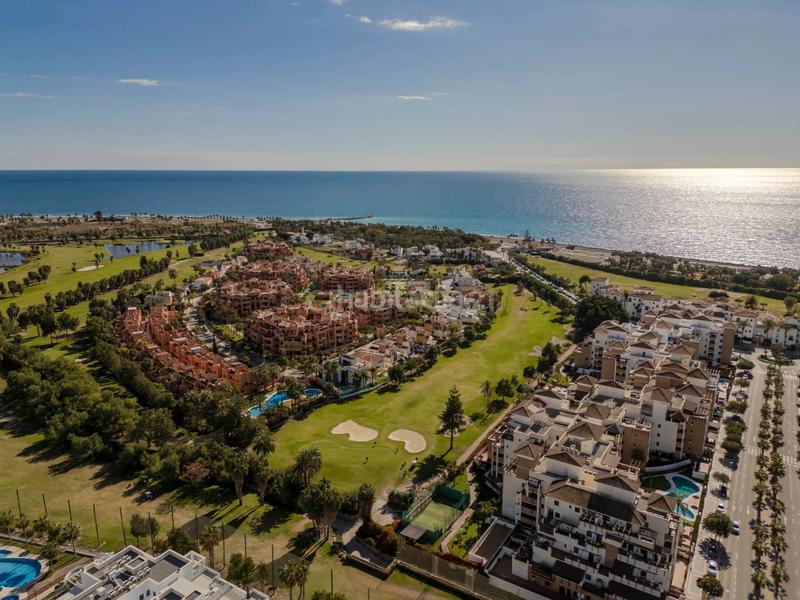 Foto 8c97fb3e-6210-4804-b59b-6c2d889501b0. Ático en c. rector mayor zaragoza 19 impresionante ático en playa granada en Motril