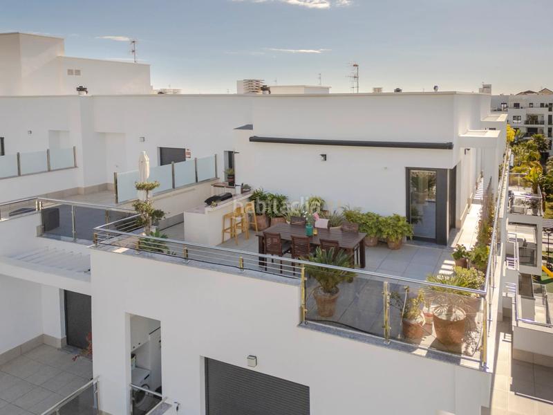 Foto f449b122-491d-4277-bed0-0fc4a51999e9. Ático en c. rector mayor zaragoza 19 impresionante ático en playa granada en Motril