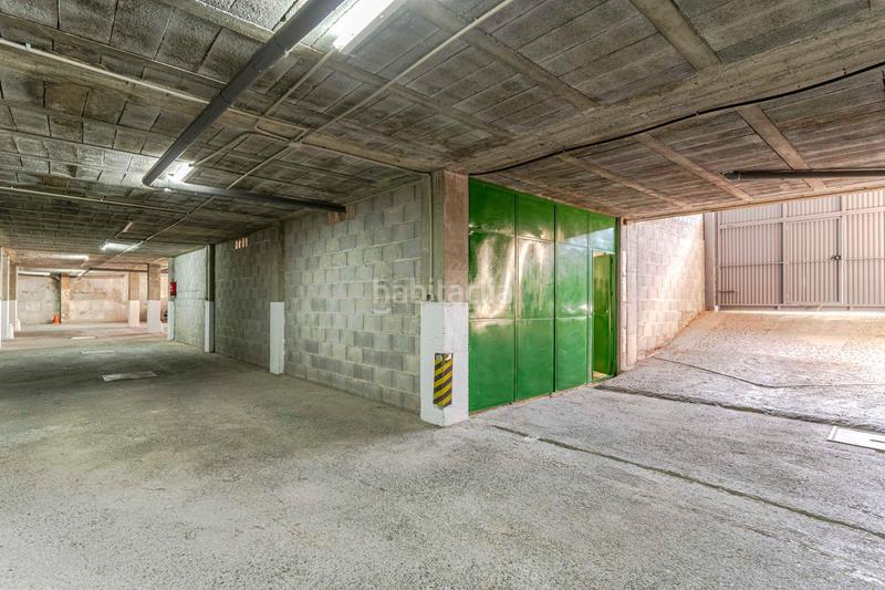 Foto c90db056-d6b7-4340-839b-72bf95370627. Parking voiture dans benigno vaquero 2 dans Pinos Puente