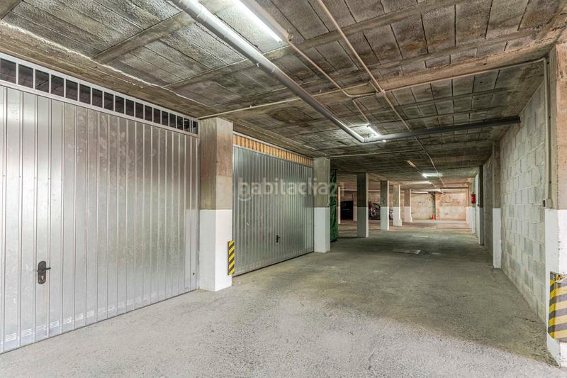 Foto f13d7ee4-d27d-4051-88f0-d348910ab84c. Parking voiture dans benigno vaquero 2 dans Pinos Puente