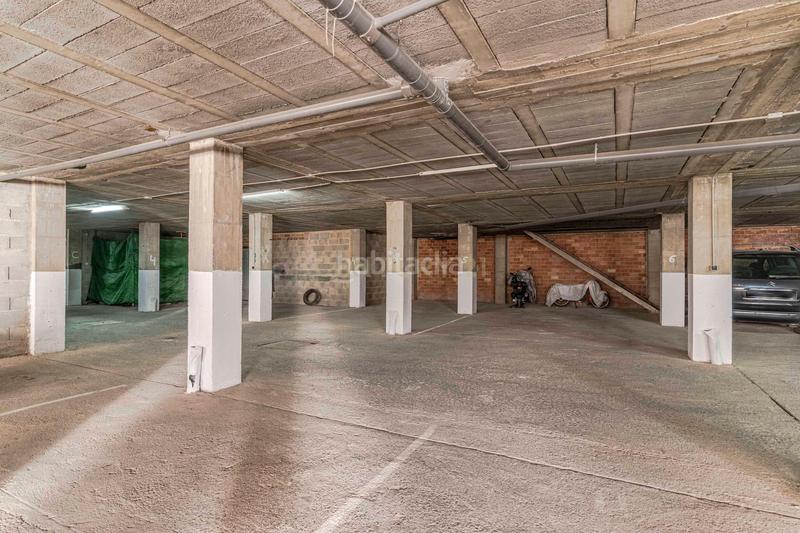 Foto f91d9cb0-66cd-4eac-9192-6467ea2746cf. Parking voiture dans benigno vaquero 2 dans Pinos Puente