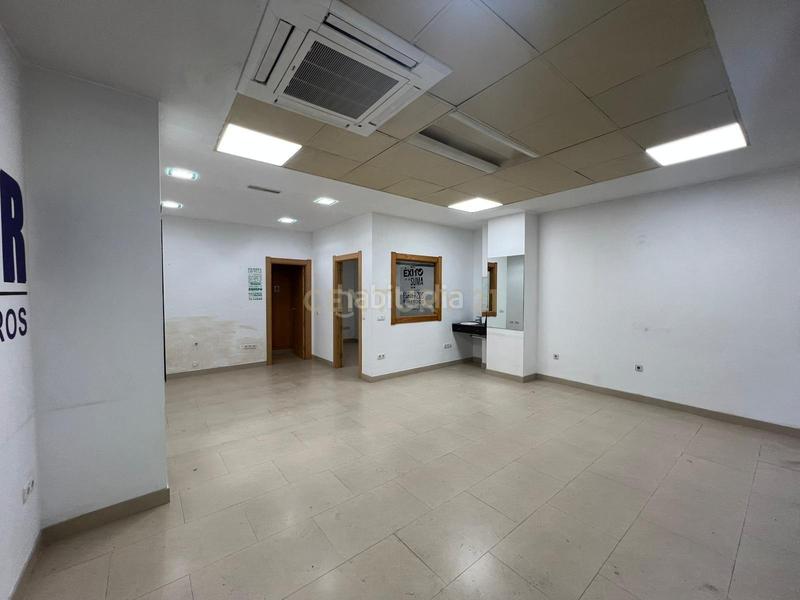 Foto e5b22d79-1341-498a-86d9-eca313721c0b. Locale commerciale in virgen de la consolacion 4 in Granada