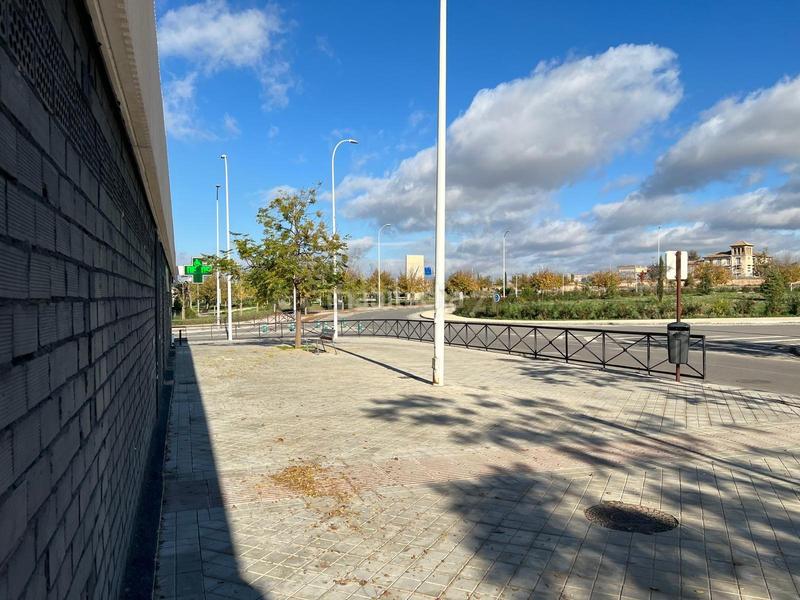 Foto 5cb511e3-03dc-4d44-8022-ef88b24d7325. Location local commercial dans c. hermigua 15 dans Granada