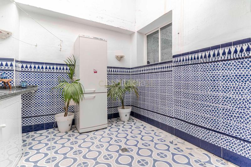 Foto bd94535d-0f2f-4251-9009-3bf2f8bbd241. Casa in carretera de la playa in Centro Salobreña