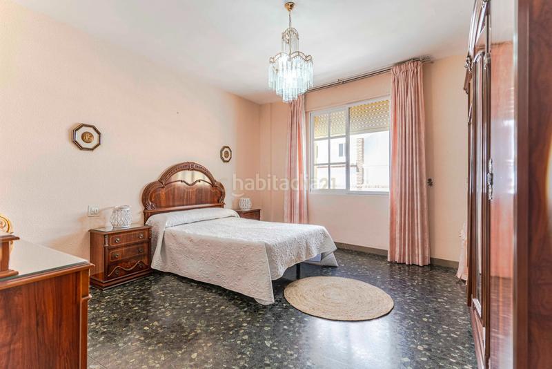 Foto fa5d68b9-5369-473a-883f-47a79f9ee577. Casa in carretera de la playa in Centro Salobreña