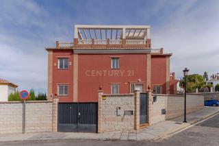Xalet a Calle casa suiza, 27, gójar, spain. Chalet a 7min del pts con preciosas vistas a la ciudad
