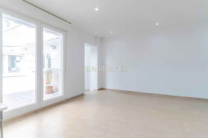 Foto bfd9b628-4499-4f2c-b7f0-9365849c4caf. Pis a calle doctor burgos canals a Albolote