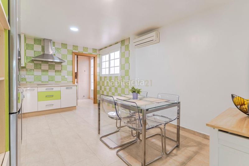 Foto ead30f19-d6cf-42e3-bcb2-1523f2672a73. Pis a calle doctor burgos canals a Albolote