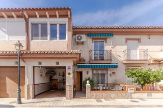 Reihenhaus  Calle arrayanes, 53, fuente vaqueros, spain 53. Bonita casa en fuente vaqueros