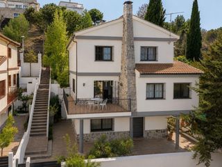 Casa a Calle cerro de las pipas, 92, la zubia, spain 92. Gran casa con vistas en un entorno relajado, cumbres verdes, gra