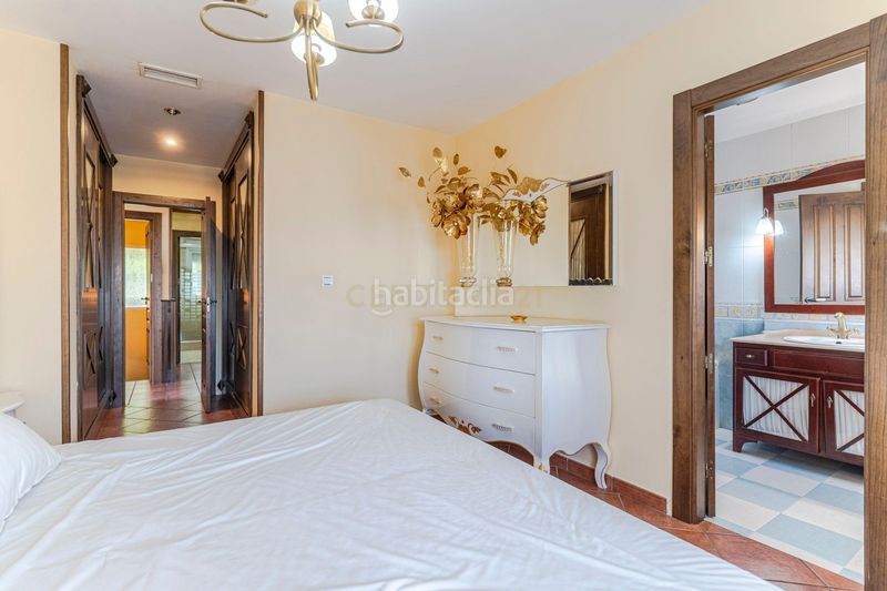 Foto 6146cf72-dcec-4bff-ba4e-b22e39d3c856. Casa a c. castaño a Albolote