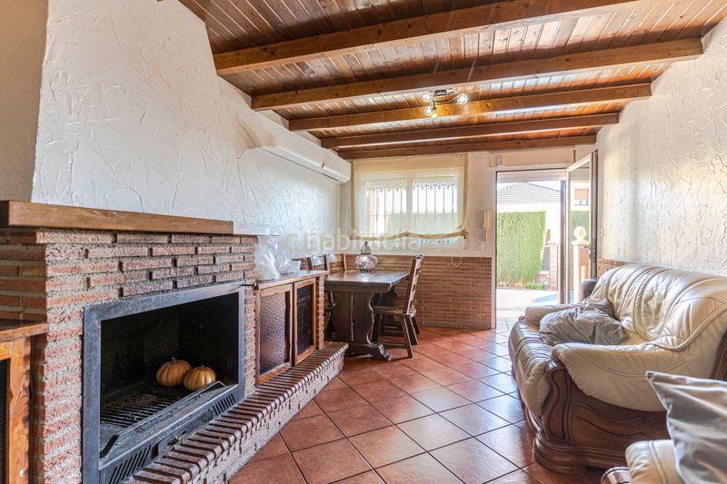 Foto d76bc575-2126-470f-a769-cf7b3c66dec5. Casa a c. castaño a Albolote