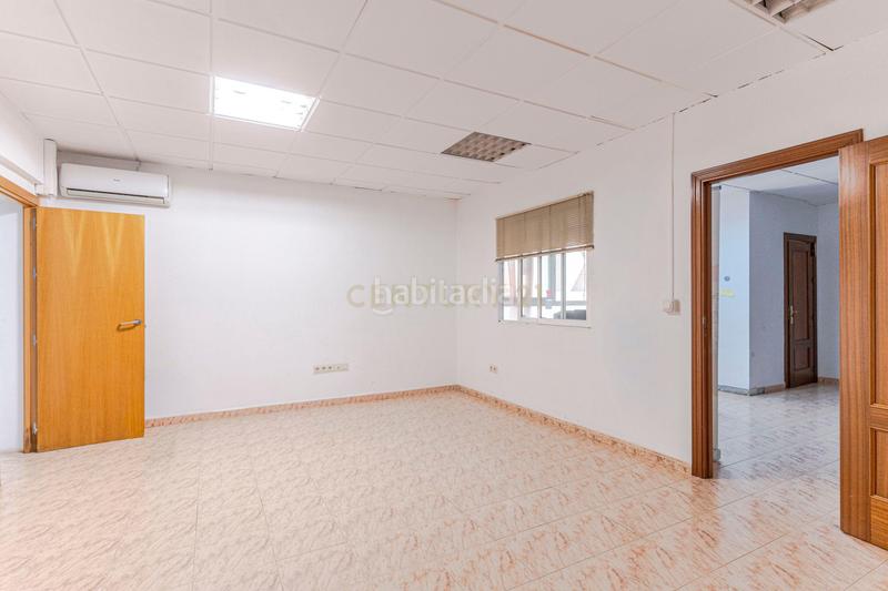 Foto 50d0beb9-1ad7-4935-82a5-5b04f7219686. Geschäftsraum in calle comercio in Angustias - Chana - Encina Granada