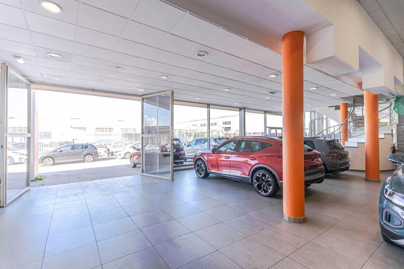 Foto cc3f04e8-c155-4bfb-9fde-3423f43105da. Geschäftsraum in calle comercio in Angustias - Chana - Encina Granada