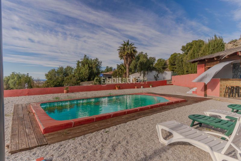 Foto afd9abf2-87ff-41ea-8c5a-b1a3089818f0. Casa amb piscina a Motril ciudad Motril