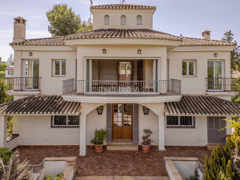 Foto 0414877f-3c53-44b2-8325-eace8144f5c5. Casa en calle ronda de los montes espectacular casa en el entorno del cubillas, granada, con jardín y piscina en Albolote