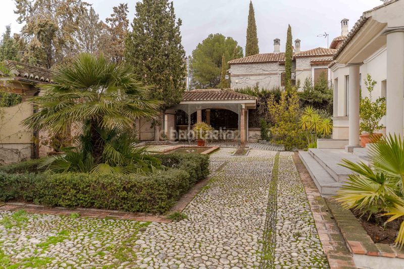 Foto 1b0eb7e9-bb08-4516-8084-d65afc9ba87e. Casa en calle ronda de los montes espectacular casa en el entorno del cubillas, granada, con jardín y piscina en Albolote