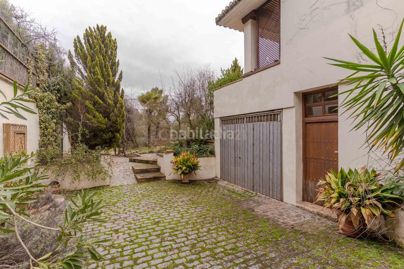 Foto 23562f5b-0cc7-4156-be0f-a9b56a5fa61c. Casa en calle ronda de los montes espectacular casa en el entorno del cubillas, granada, con jardín y piscina en Albolote