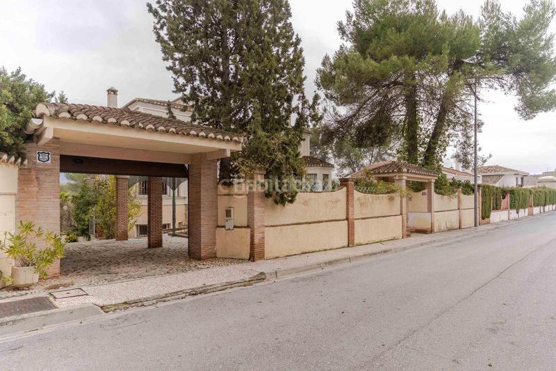 Foto 3bd04f91-f6f2-4c70-ae2c-797dbbc76635. Casa en calle ronda de los montes espectacular casa en el entorno del cubillas, granada, con jardín y piscina en Albolote