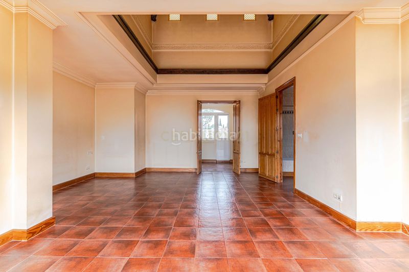 Foto 4c4b4db6-e483-4d56-b252-d9af456331aa. Casa en calle ronda de los montes espectacular casa en el entorno del cubillas, granada, con jardín y piscina en Albolote