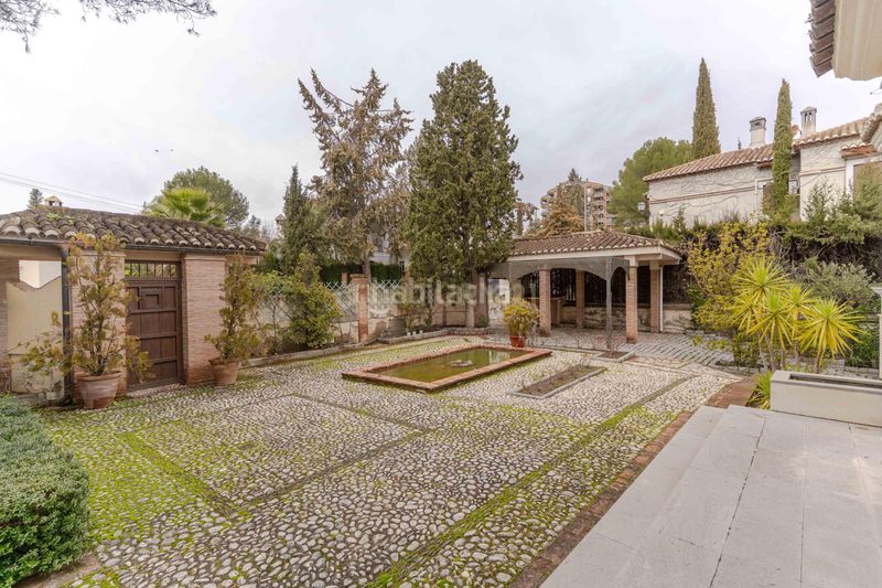 Foto 8772e069-de69-4470-9b74-fd1c817d51a4. Casa en calle ronda de los montes espectacular casa en el entorno del cubillas, granada, con jardín y piscina en Albolote