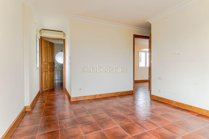 Foto 9bd6a089-d517-43d0-adef-17d30d5950d9. Casa en calle ronda de los montes espectacular casa en el entorno del cubillas, granada, con jardín y piscina en Albolote