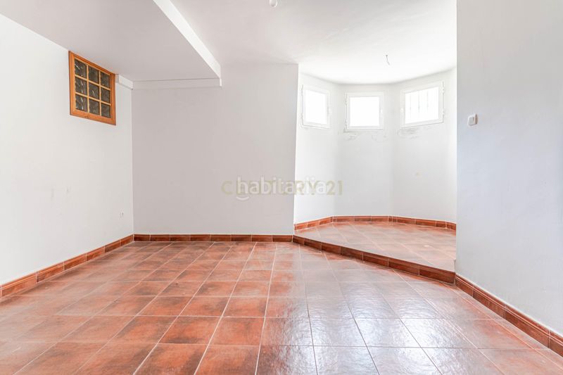 Foto a24786ac-8dcc-49f0-aec2-f571b6115cfc. Casa en calle ronda de los montes espectacular casa en el entorno del cubillas, granada, con jardín y piscina en Albolote