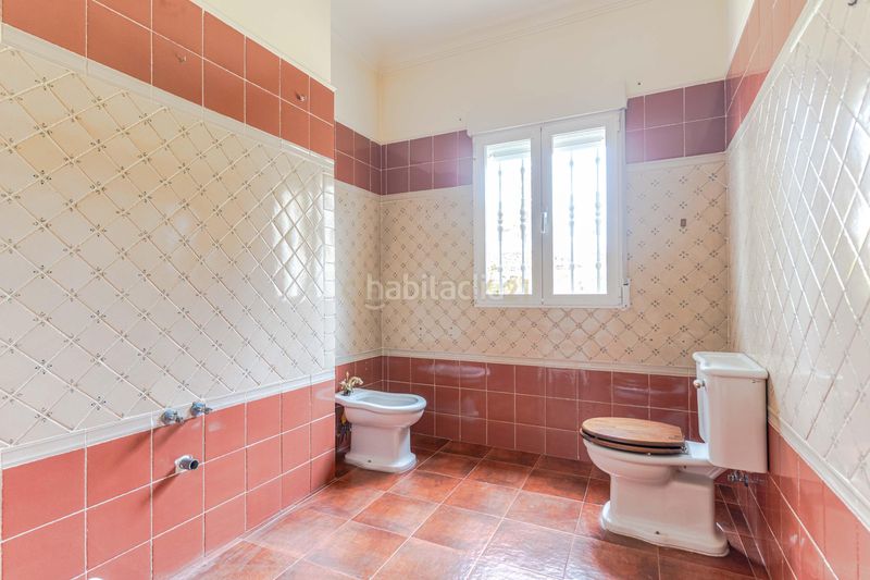Foto b97c91ab-f9d0-4d76-bde3-64b5d8c34197. Casa en calle ronda de los montes espectacular casa en el entorno del cubillas, granada, con jardín y piscina en Albolote
