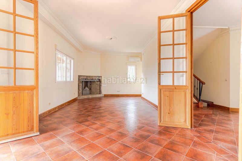 Foto c76d3cf7-e43c-40f3-8423-36096c6e9987. Casa en calle ronda de los montes espectacular casa en el entorno del cubillas, granada, con jardín y piscina en Albolote