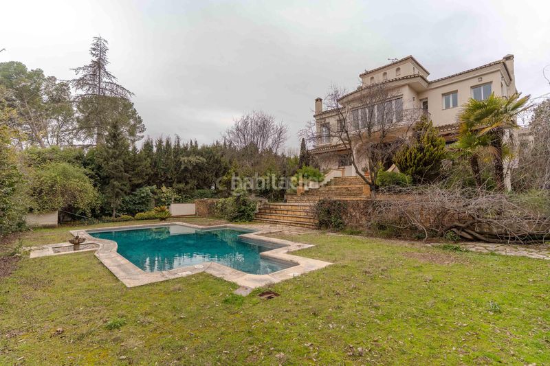 Foto dbfae86c-bd8e-4ab1-af0b-fa0c1709cf76. Casa en calle ronda de los montes espectacular casa en el entorno del cubillas, granada, con jardín y piscina en Albolote