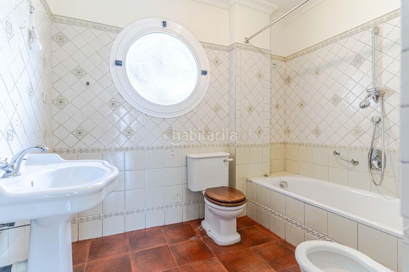 Foto ef943a86-1c1e-4d55-960b-4032cbb23727. Casa en calle ronda de los montes espectacular casa en el entorno del cubillas, granada, con jardín y piscina en Albolote