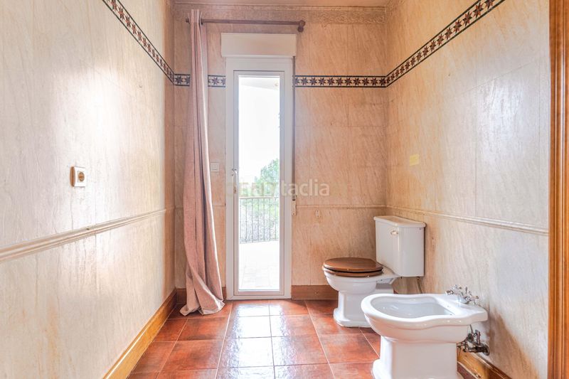 Foto fd102981-b290-4cf0-8f91-719fa47daf24. Casa en calle ronda de los montes espectacular casa en el entorno del cubillas, granada, con jardín y piscina en Albolote