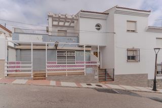 Maison jumelée  Calle san agustín, 1, íllora, spain 1. Casa pareada con local en íllora