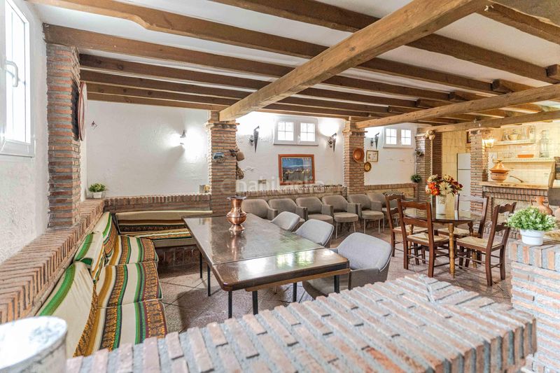 Foto 05b4230e-0678-4eba-a435-0911027f193a. Casa amb piscina a Padul