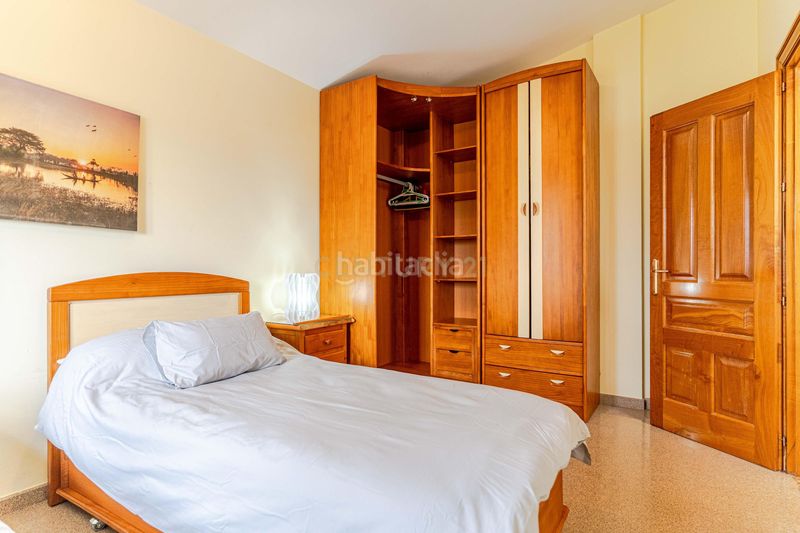 Foto 250878f6-4bb7-49e6-ba3e-891aa9cf5d8b. Casa amb piscina a Padul