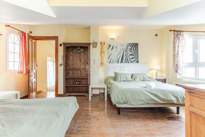 Foto 44baafe1-2ab4-40ac-bdde-d60711730a08. Casa amb piscina a Padul