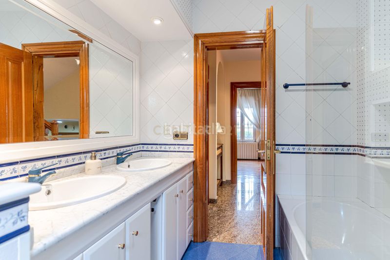 Foto e0f61358-576a-4843-bb7d-e3f4c1c05815. Casa amb piscina a Padul