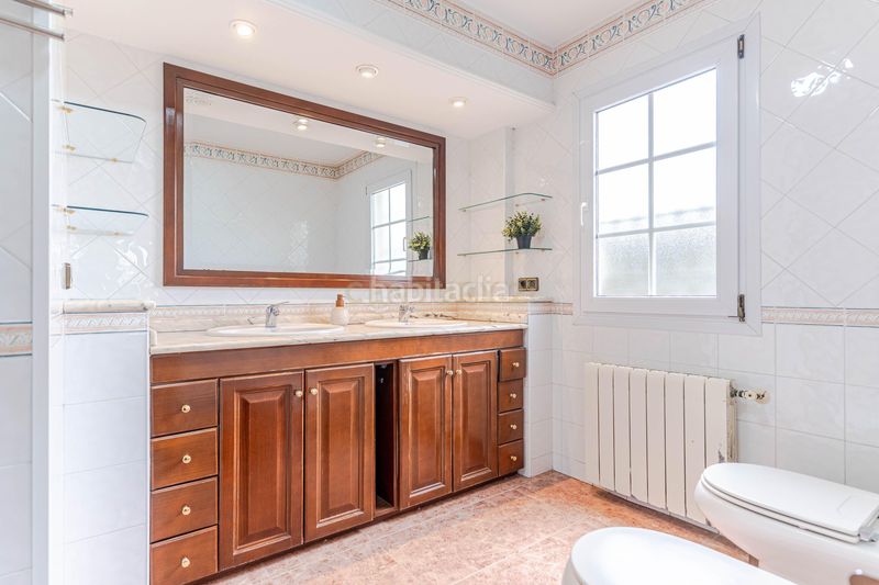 Foto e81fc0e7-80e5-46f4-8a20-3b5d517e347e. Casa amb piscina a Padul