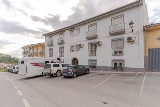 Apartment  Cl huertezuela 22 montefrio (granada) 22. Gran piso de 4 dormitorios en montefrío. amplitud, luminosidad y
