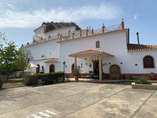 Alquiler Casa  Cortijo de vega, av. valle fardes, 1b, 18500 pol. ind. la marcob. Una vivienda diferente casa cueva con encanto y amplios espacios