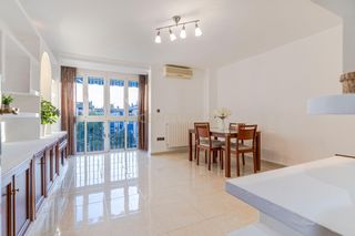 Location Appartement à C. rosalía de castro 19. Fantástico piso en alquiler de 3hab y garaje