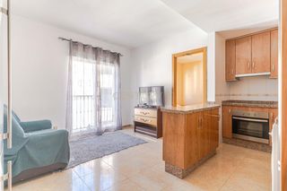 Apartament a Calle real de purchil, 34, purchil, spain 34. Acogedor piso con plaza de aparcamiento en vegas del genil, gran