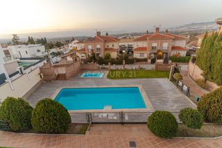Casa a schiera  Cl ramon j.sender 1 la zubia (granada) 3. Magnífico chalet pareado en venta en urbanización privada en la