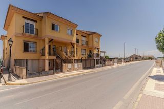 Appartement  Av andalucia 161fuente vaqueros (granada) 161. Casa pareada cubierta de luz, amplitud y comodidad