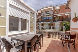 Piccolo appartamento in Calle estepona, 6, granada, spain. Luz, terraza y ubicación privilegiada ático en pleno corazón de