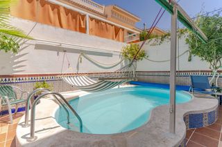 Casa  Calle san salvador, 19, churriana de la vega, spain. Casa adosada con piscina propia en churriana de la vega, granada